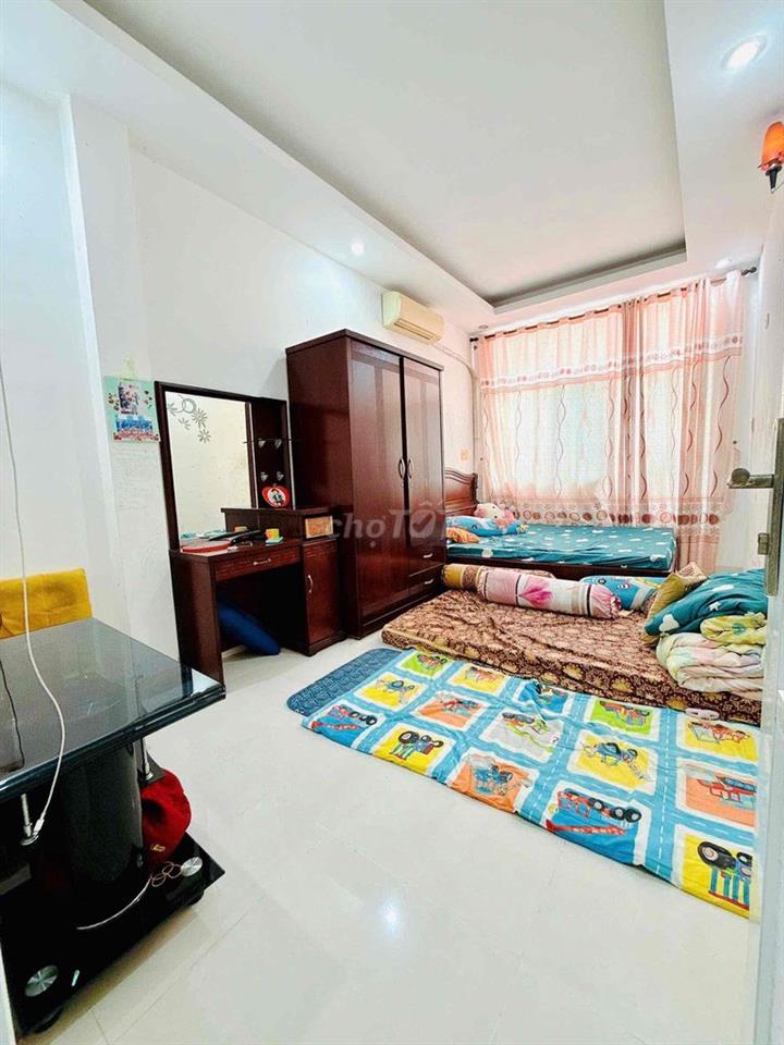 Nhà Lầu 4 Tầng Sát Mặt Tiền Bùi Minh Trực P5 Q8