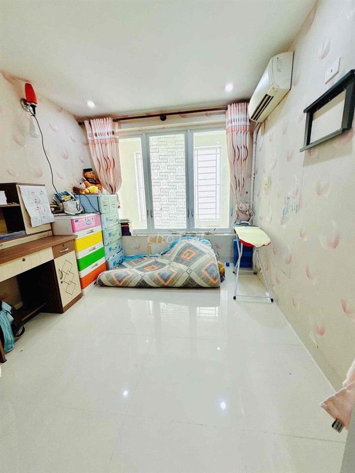 Nhà Lầu 4 Tầng Sát Mặt Tiền Bùi Minh Trực P5 Q8
