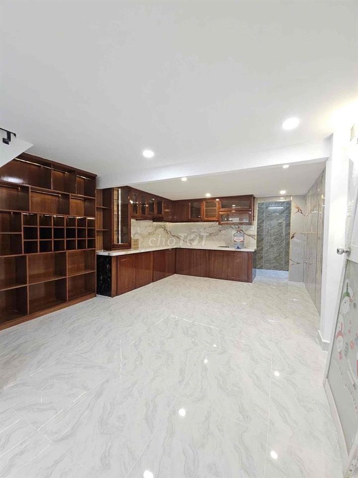 Hẻm 5m Nhà Lầu 4 Tầng 4P Ngủ - Âu Dương Lân P3 Q8