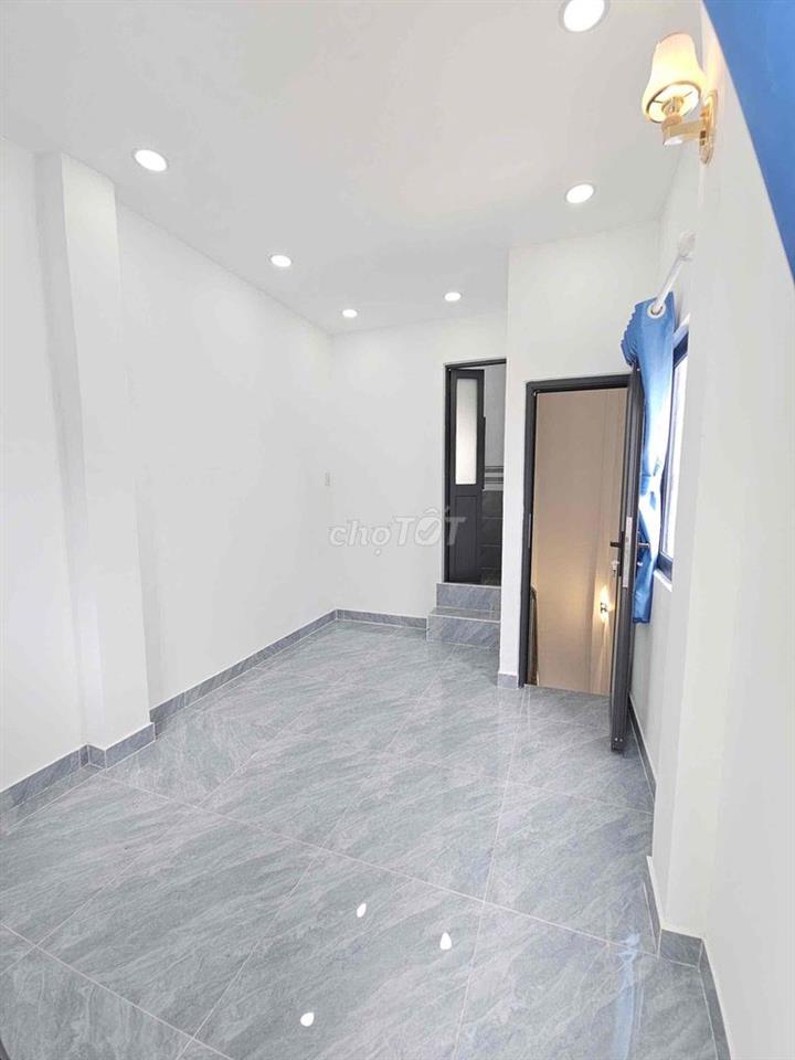 Nhà Lầu 3 Tầng Hẻm 3m5 5 Căn Ra Mặt Tiền Nguyễn Duy
