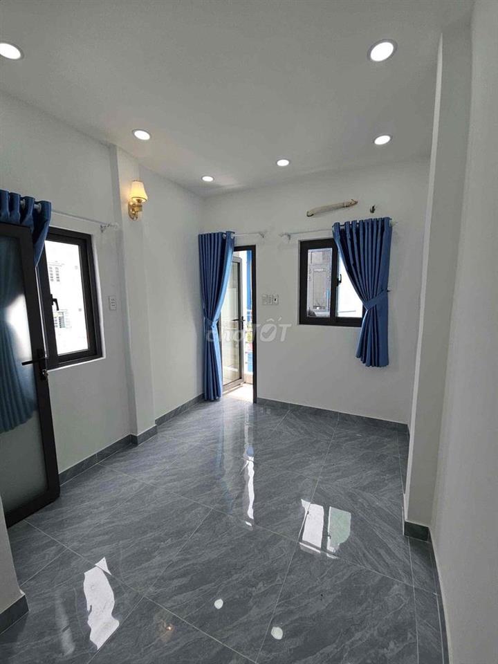 Nhà Lầu 3 Tầng Hẻm 3m5 5 Căn Ra Mặt Tiền Nguyễn Duy