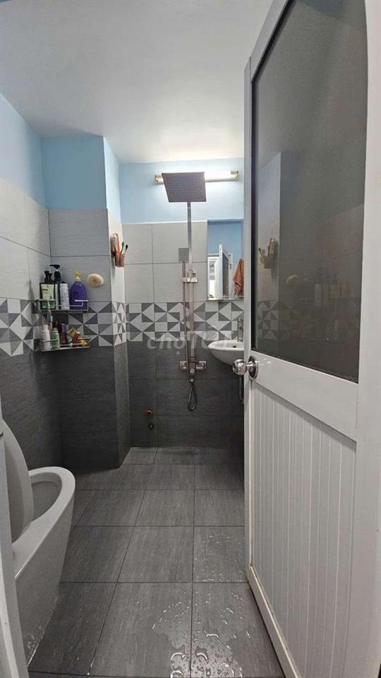 Bán nhà 3 Tầng Tạ Quang Bửu P2 Q8