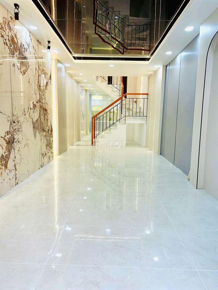 Nhà Đẹp có sân vườn diện tích khủng Nguyễn Duy P14 Q8