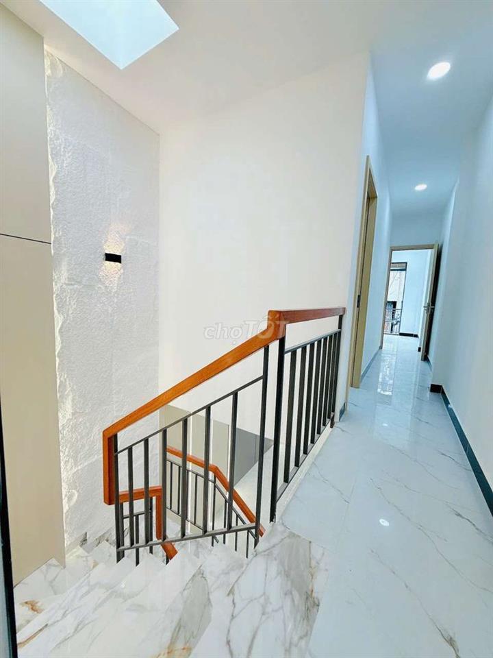 Nhà Đẹp có sân vườn diện tích khủng Nguyễn Duy P14 Q8