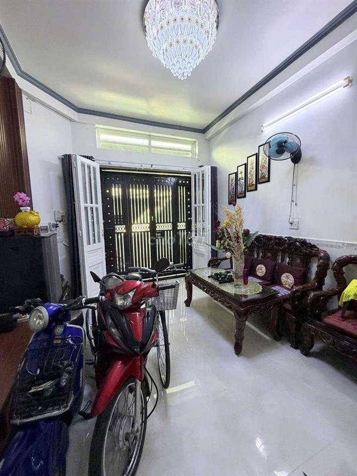 Nhà 4 tầng sau căn Mặt Tiền Bùi Minh Trực P6-Q8