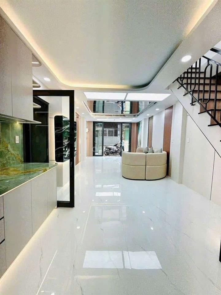 NHÀ XÂY MỚI 4 TẦNG ĐẸP NỘI THẤT LUNG LINH TTTM Parc Mall P4 Q8