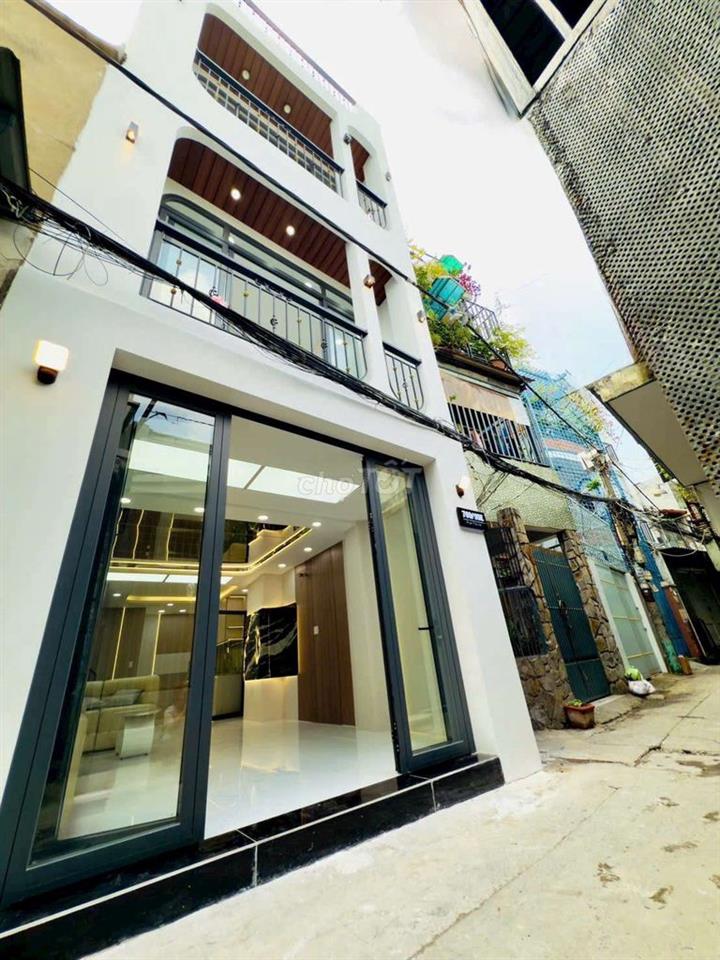 NHÀ XÂY MỚI 4 TẦNG ĐẸP NỘI THẤT LUNG LINH TTTM Parc Mall P4 Q8