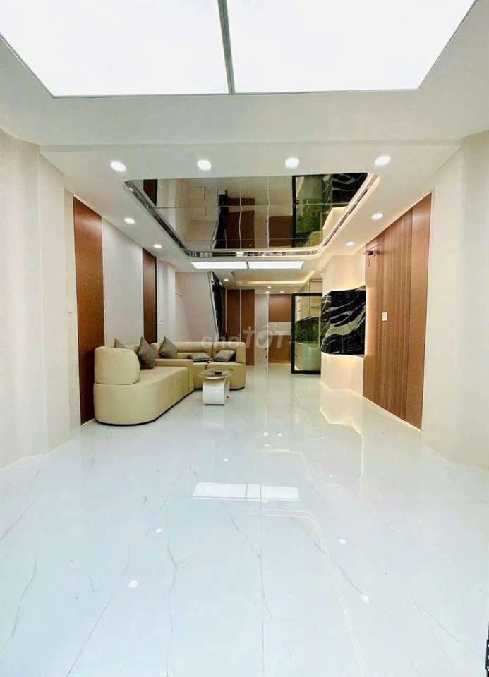 NHÀ XÂY MỚI 4 TẦNG ĐẸP NỘI THẤT LUNG LINH TTTM Parc Mall P4 Q8