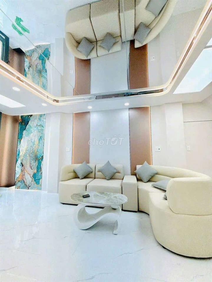 NHÀ XÂY MỚI 4 TẦNG ĐẸP NỘI THẤT LUNG LINH TTTM Parc Mall P4 Q8
