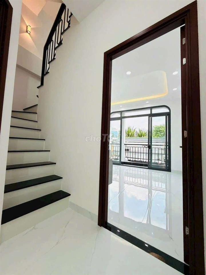 NHÀ XÂY MỚI 4 TẦNG ĐẸP NỘI THẤT LUNG LINH TTTM Parc Mall P4 Q8