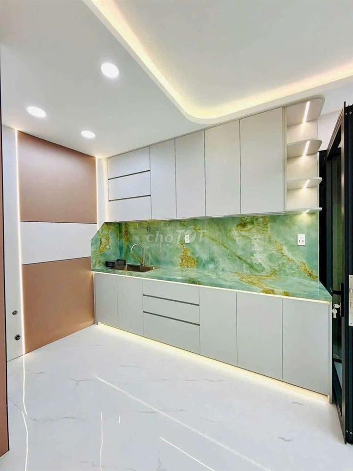 NHÀ XÂY MỚI 4 TẦNG ĐẸP NỘI THẤT LUNG LINH TTTM Parc Mall P4 Q8