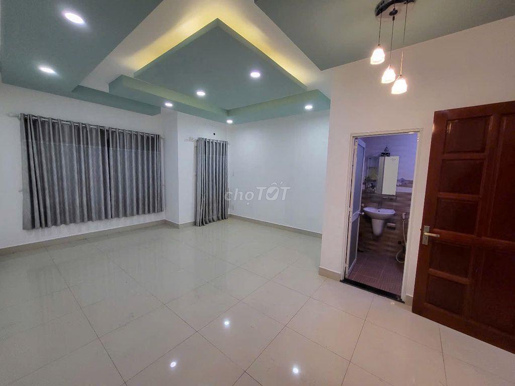 Nhà đẹp View kênh thoáng mát đường lớn 20m , KDC Phú Lợi P7 Q8