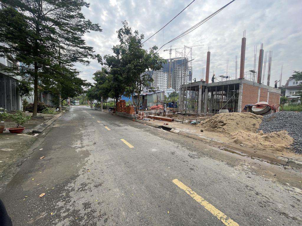 Nhỉnh 9 tỷ sở hữu Nền biệt thự khu đông dân cư 240 m2 KDC Phú Lợi
