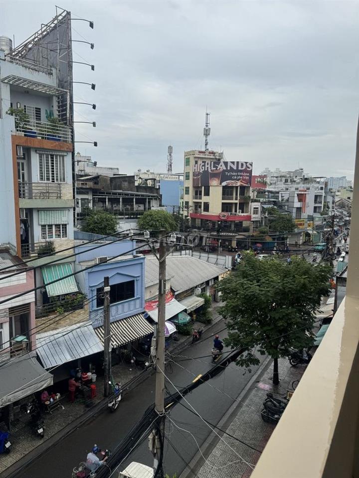 Nhà mặt tiền 4 tầng, kinh doanh đa ngành