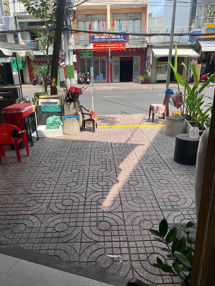 Cho thuê mặt bằng ,nhà góc ,có bồn rửa ,wc,lối đi riêng