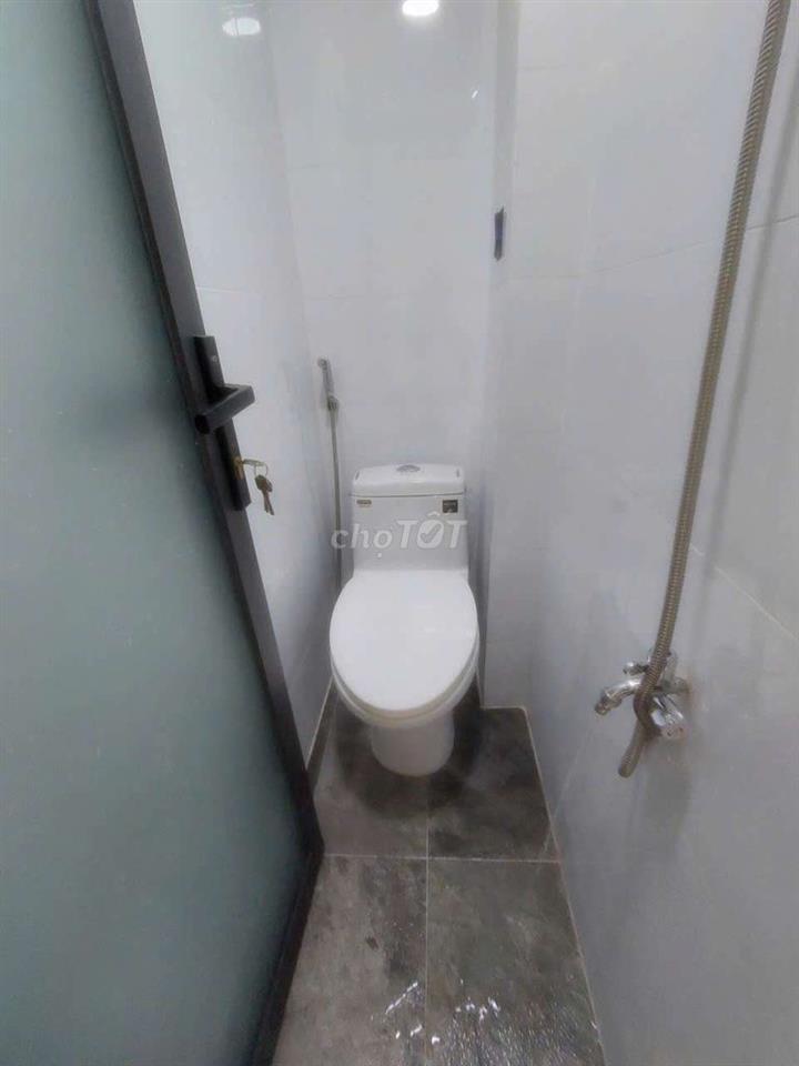 Bán nhà đường Ba Đình P8.Q8 DT.2m8×6m } 2 Lầu 2 Phòng 3 toilet hẽm 3m.
