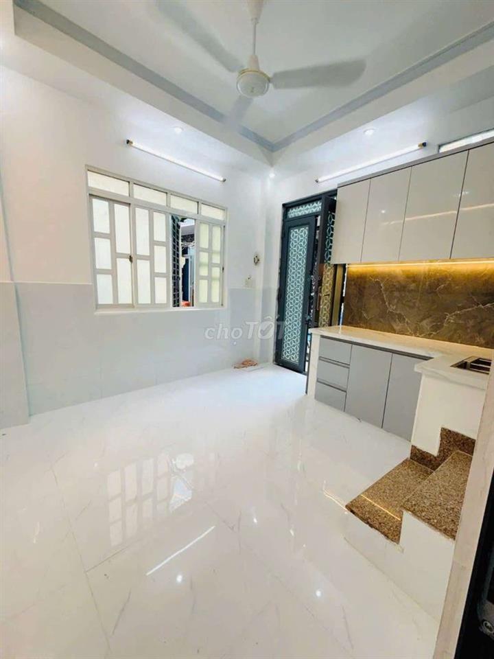 Bán nhà đường Ba Đình P8.Q8 DT.3m5×6m } 2 Lầu 2 Phòng 2 toilet hẽm 3m5