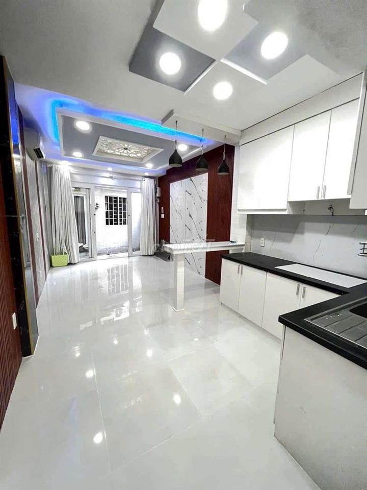 Bán nhà đường Hưng Phú P9.Q8 DT.7m8×5m } 2 Lầu 3 Phòng 2 toilet.