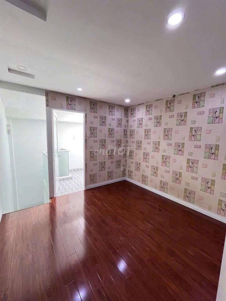 Bán nhà đường Hưng Phú P9.Q8 DT.7m8×5m } 2 Lầu 3 Phòng 2 toilet.