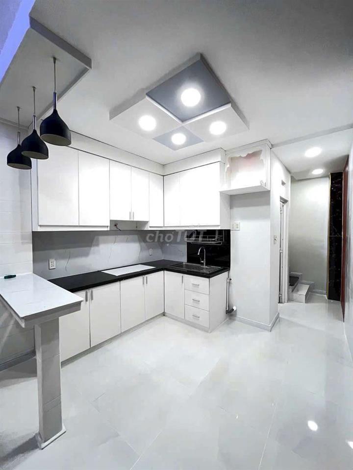 Bán nhà đường Hưng Phú P9.Q8 DT.7m8×5m } 2 Lầu 3 Phòng 2 toilet.