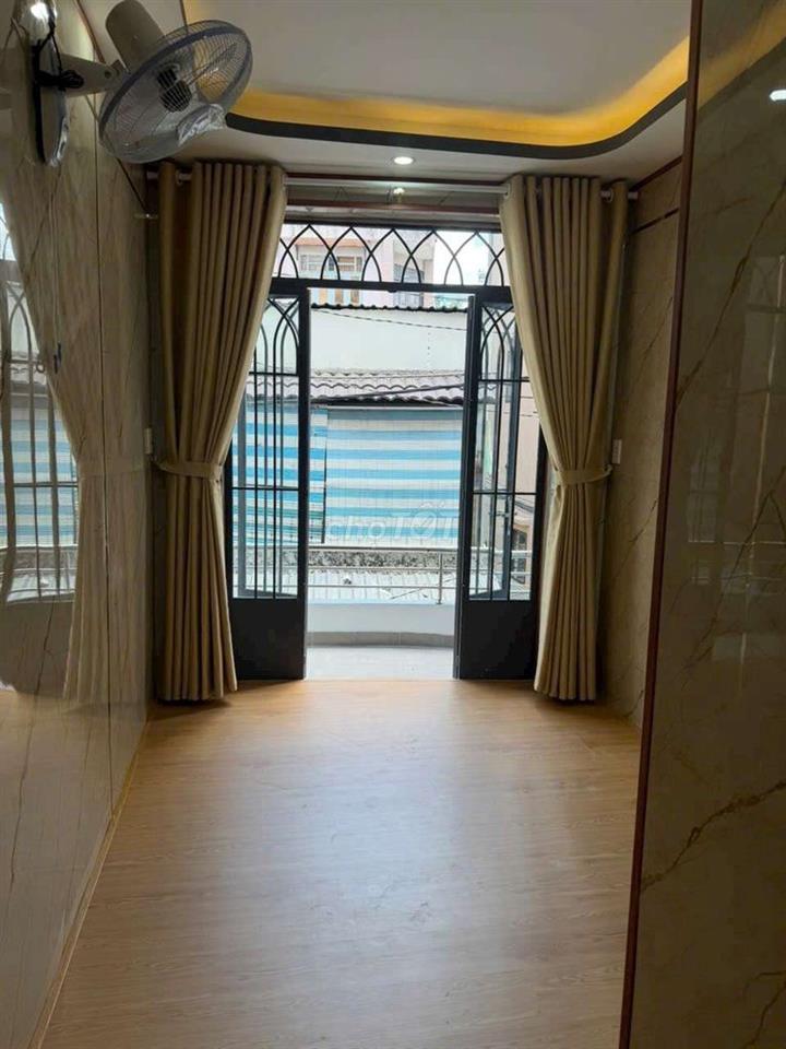 Bán nhà đường Âu Dương Lân P3.Q8 DT.3m×6m } 4 tầng 3 Phòng 3 toilet.