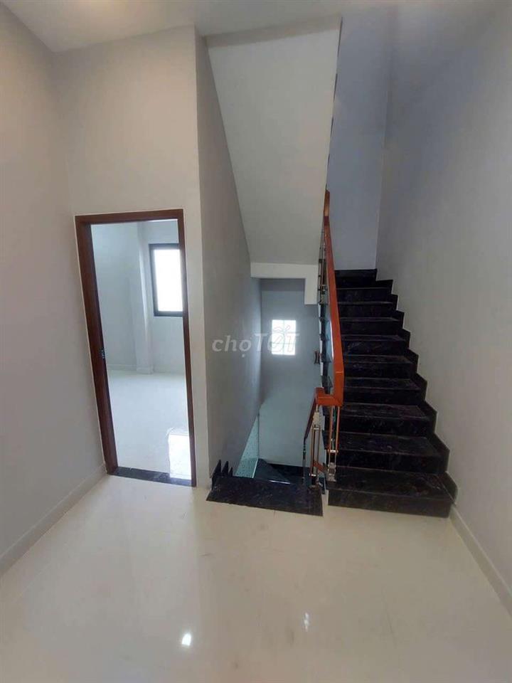Bán nhà đường Phạm Thế Hiển P5.Q8 DT.5m3×10m } 3Lầu 4Phòng 4wc hẽm4m5