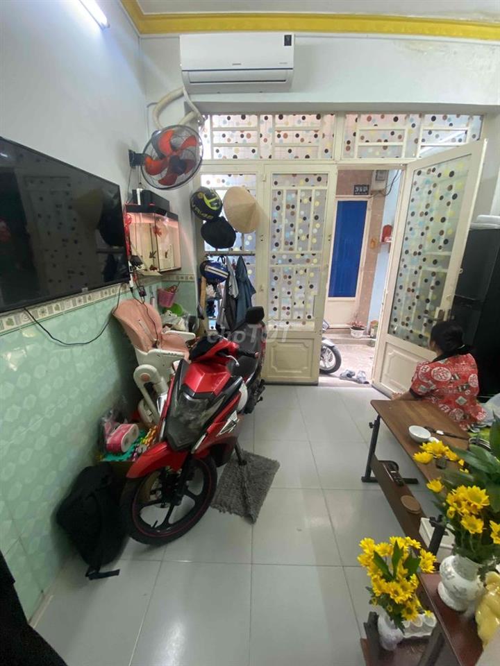 9 chủ - Nhà 1 trệt, 1 lầu - Nhà hẻm yên tỉnh, ngay chợ vạn nguyên