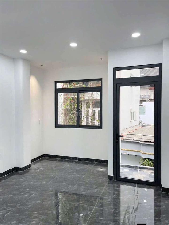 Nhà mới Âu Dương Lân Q8, 4PN, sân thượng, SHR, giá 7,68 tỷ