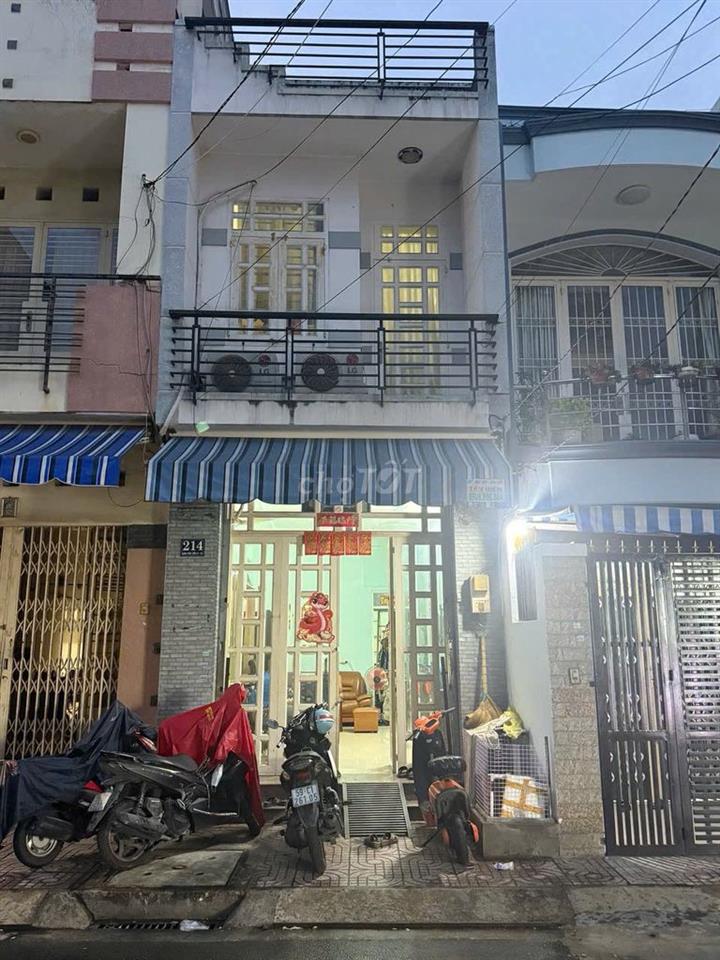 Ban nhà