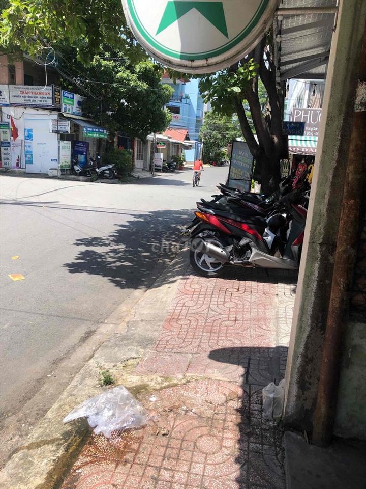 Nhà mặt tiền đường
