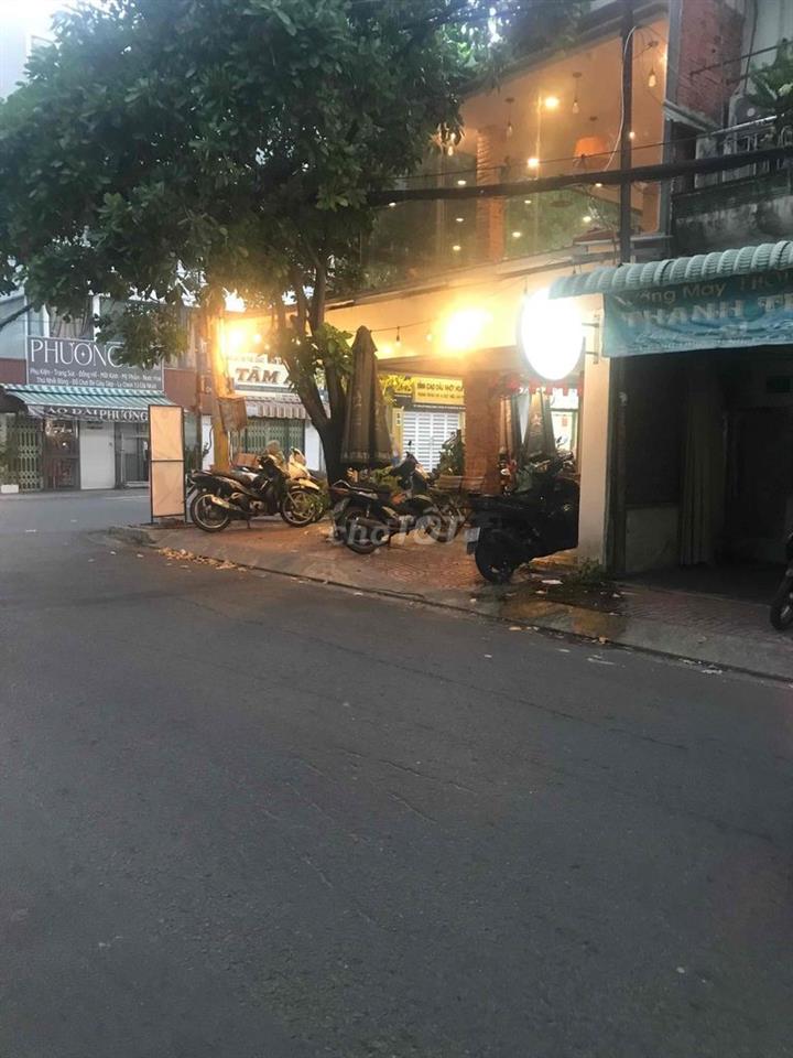 Nhà mặt tiền góc q8