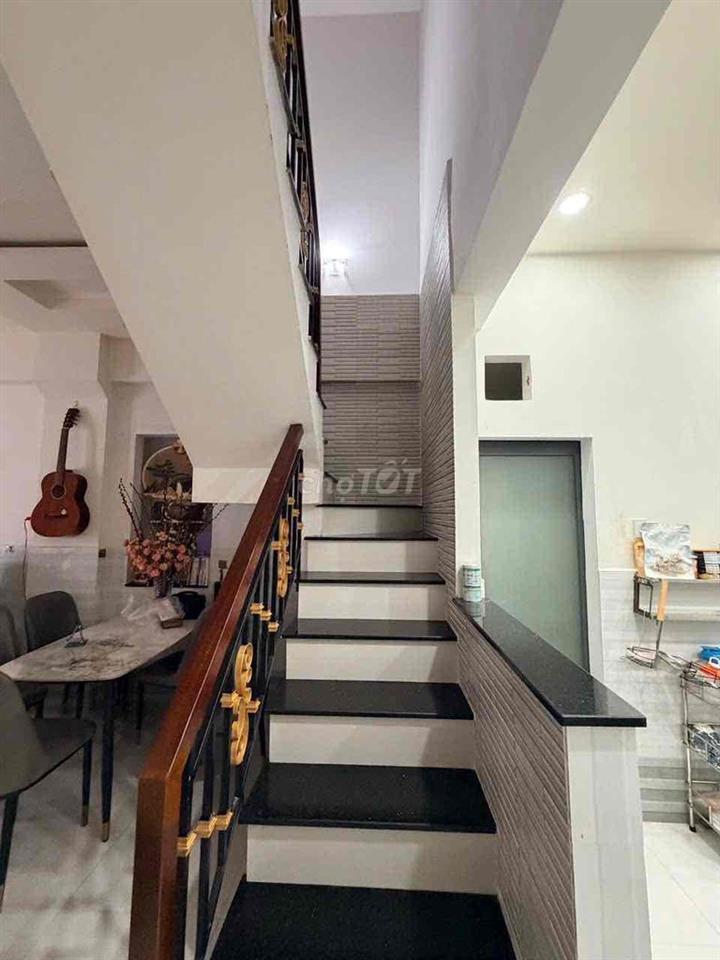 - Nhà bán Dương Bá Trạc P2 Q8  - DT : 3,5m x 9,5m