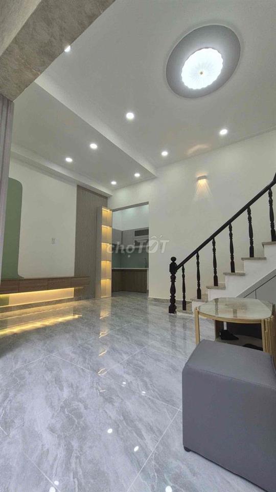 Nhà bán 3 tầng tại Nguyễn Duy