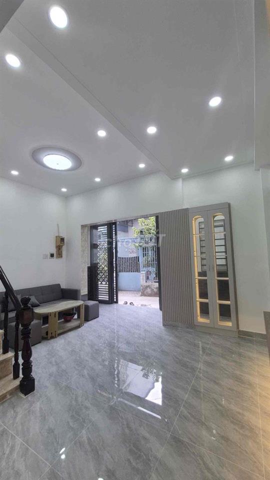 Nhà bán 3 tầng tại Nguyễn Duy