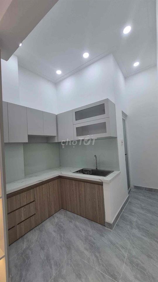 Nhà bán 3 tầng tại Nguyễn Duy
