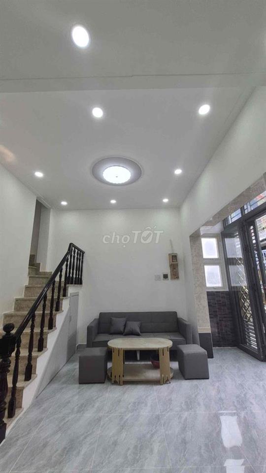 Nhà bán 3 tầng tại Nguyễn Duy