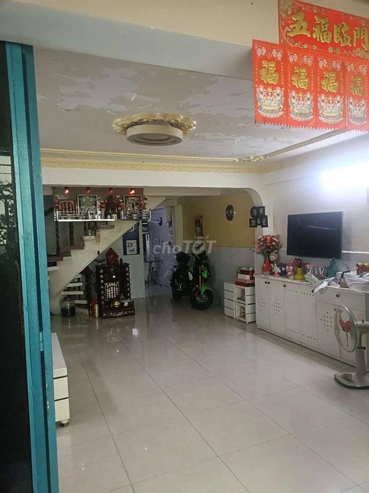 nhà liền kề nhã tư An Dương Vương và Võ Văn Kiệt