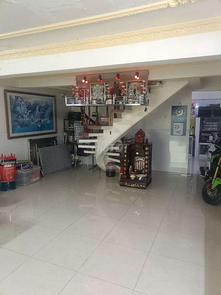 nhà liền kề nhã tư An Dương Vương và Võ Văn Kiệt