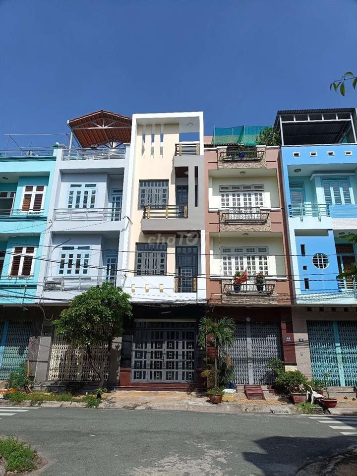 Nhà 2 lầu, 1ST KDC Bông Sao đối diện công viên