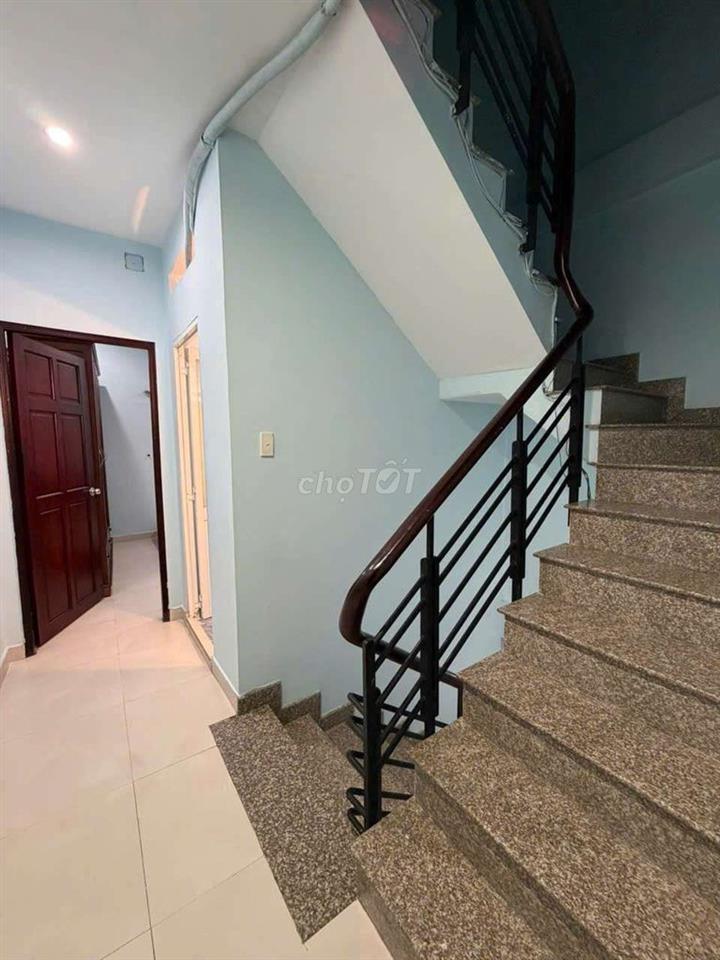 Nhà MT đường nhựa 14m F4Q8 dt: 3,53mx12,5m, nở hậu 3,7m, 2 lầu 