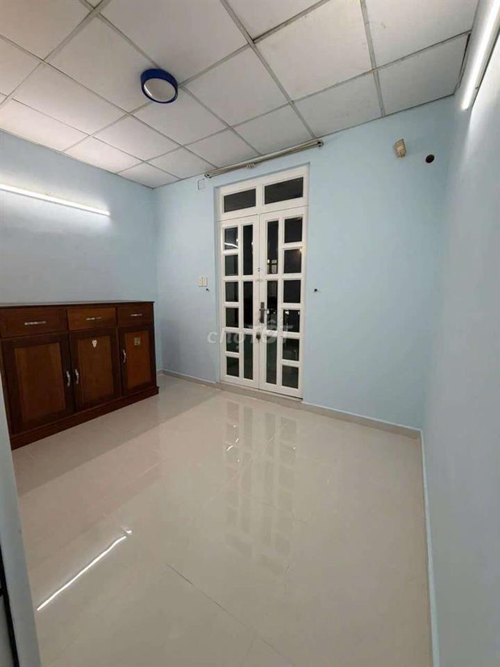 Nhà MT đường nhựa 14m F4Q8 dt: 3,53mx12,5m, nở hậu 3,7m, 2 lầu 