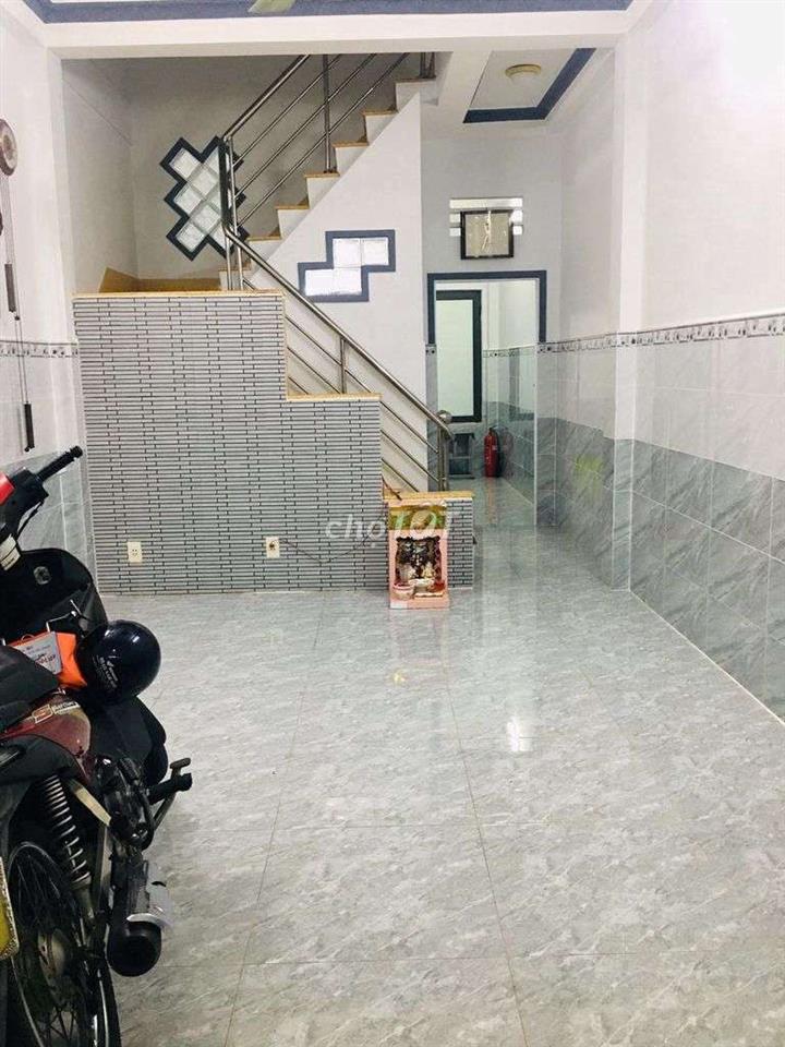 Nhà đường Tám Danh F4Q8 dt: 4m x 15m, 2 lầu st