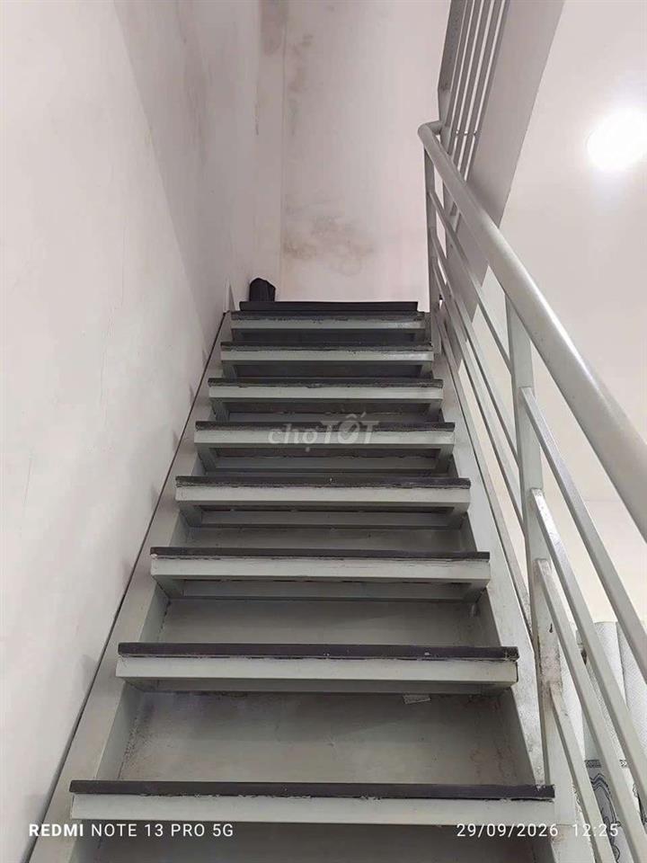 Nhà đường Tám Danh F4Q8 vị trí đẹp 2 lầu.