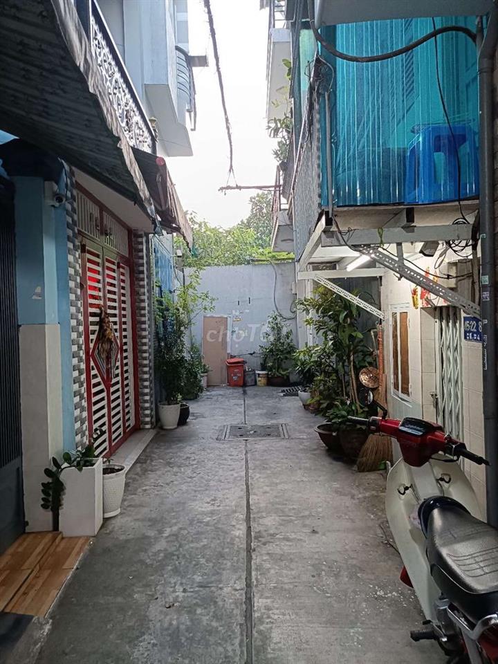 Nhà đường Tám Danh F4Q8 vị trí đẹp 2 lầu.