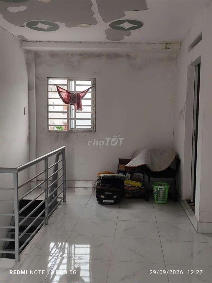 Nhà đường Tám Danh F4Q8 vị trí đẹp 2 lầu.