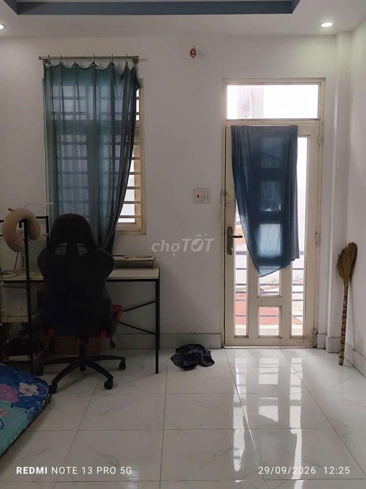 Nhà đường Tám Danh F4Q8 vị trí đẹp 2 lầu.