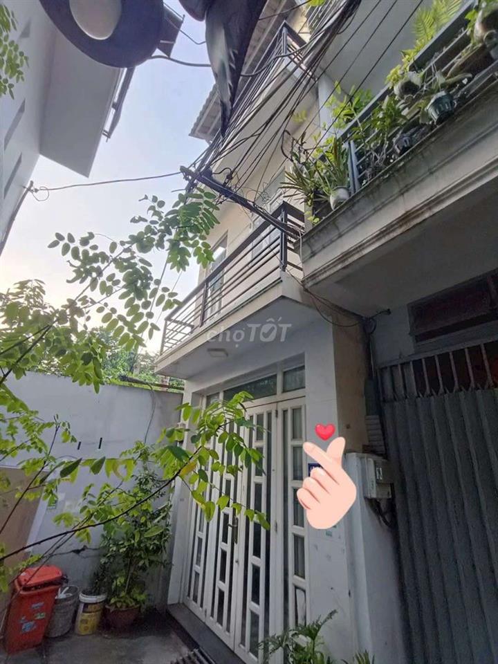 Nhà đường Tám Danh F4Q8 vị trí đẹp 2 lầu.