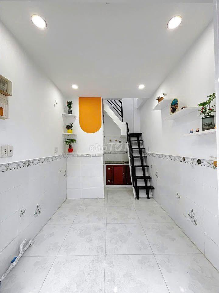 CHÍNH CHỦ KẸT TIỀN BÁN CĂN NHÀ NHỎ HẺM XE HƠI Ở QUẬN 8