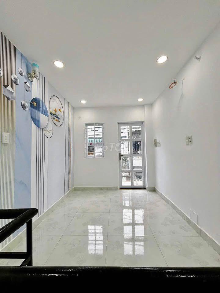 CHÍNH CHỦ KẸT TIỀN BÁN CĂN NHÀ NHỎ HẺM XE HƠI Ở QUẬN 8