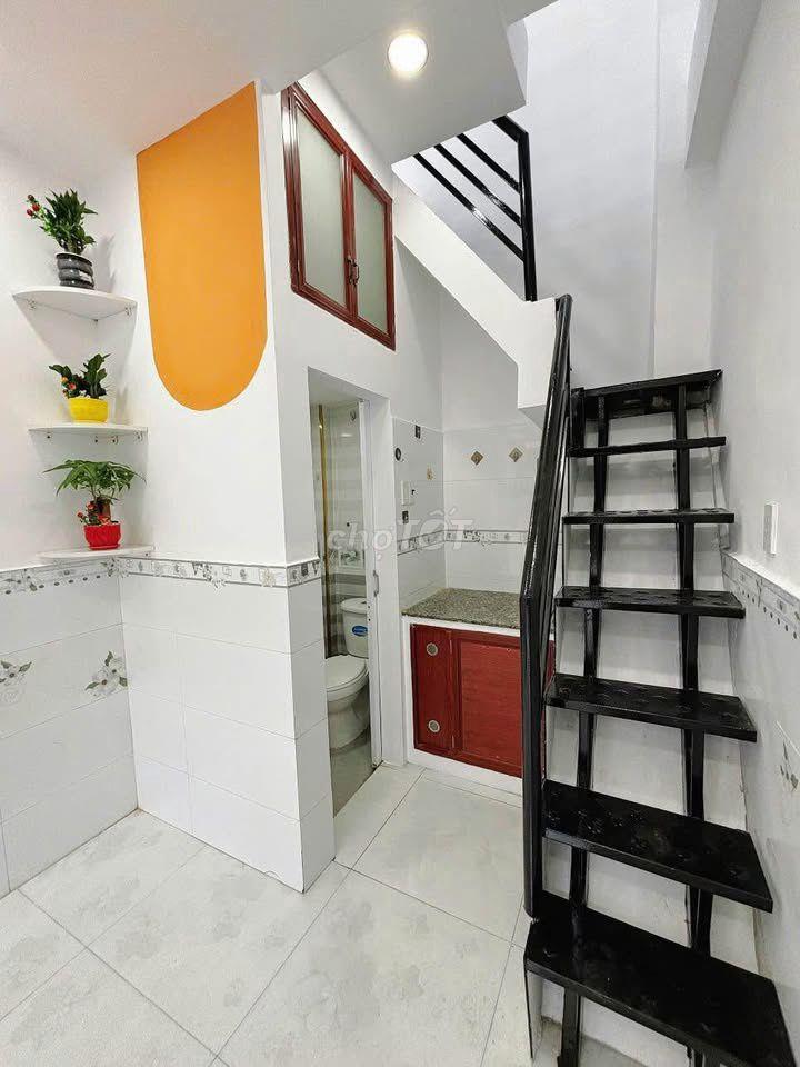 CHÍNH CHỦ KẸT TIỀN BÁN CĂN NHÀ NHỎ HẺM XE HƠI Ở QUẬN 8